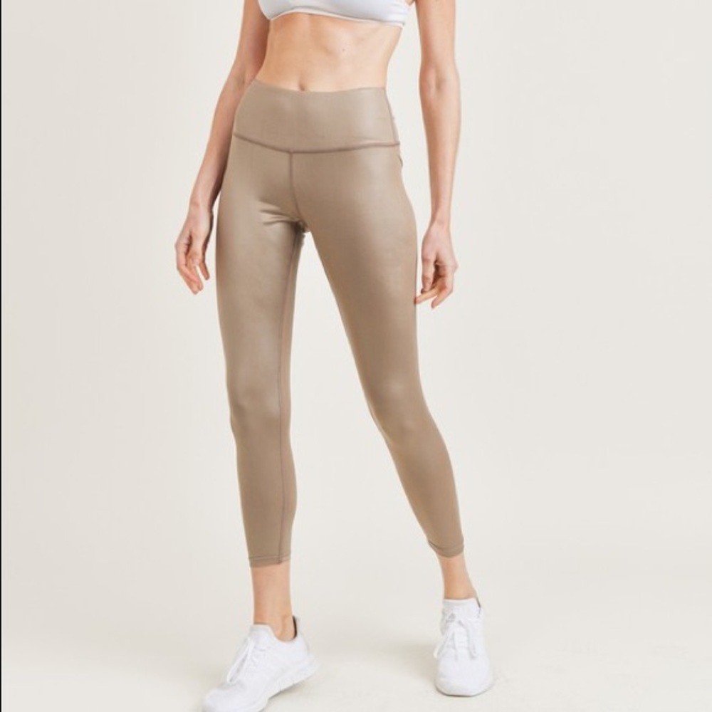 Matte Shine Coated 7/8 Leggings